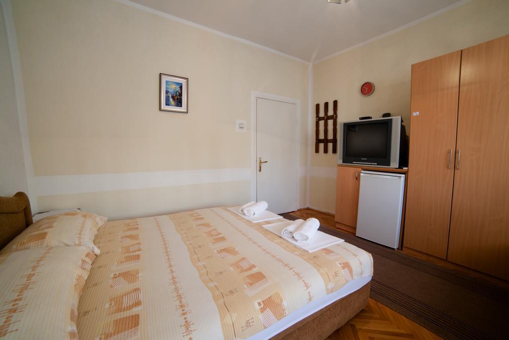 Guesthouse Sidro Ulcinj Exterior foto
